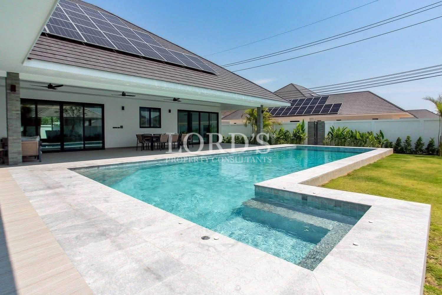 High-Quality 4 Bedroom Pool Villa close to Black Mountain Golf Course for Sale - photograph 1