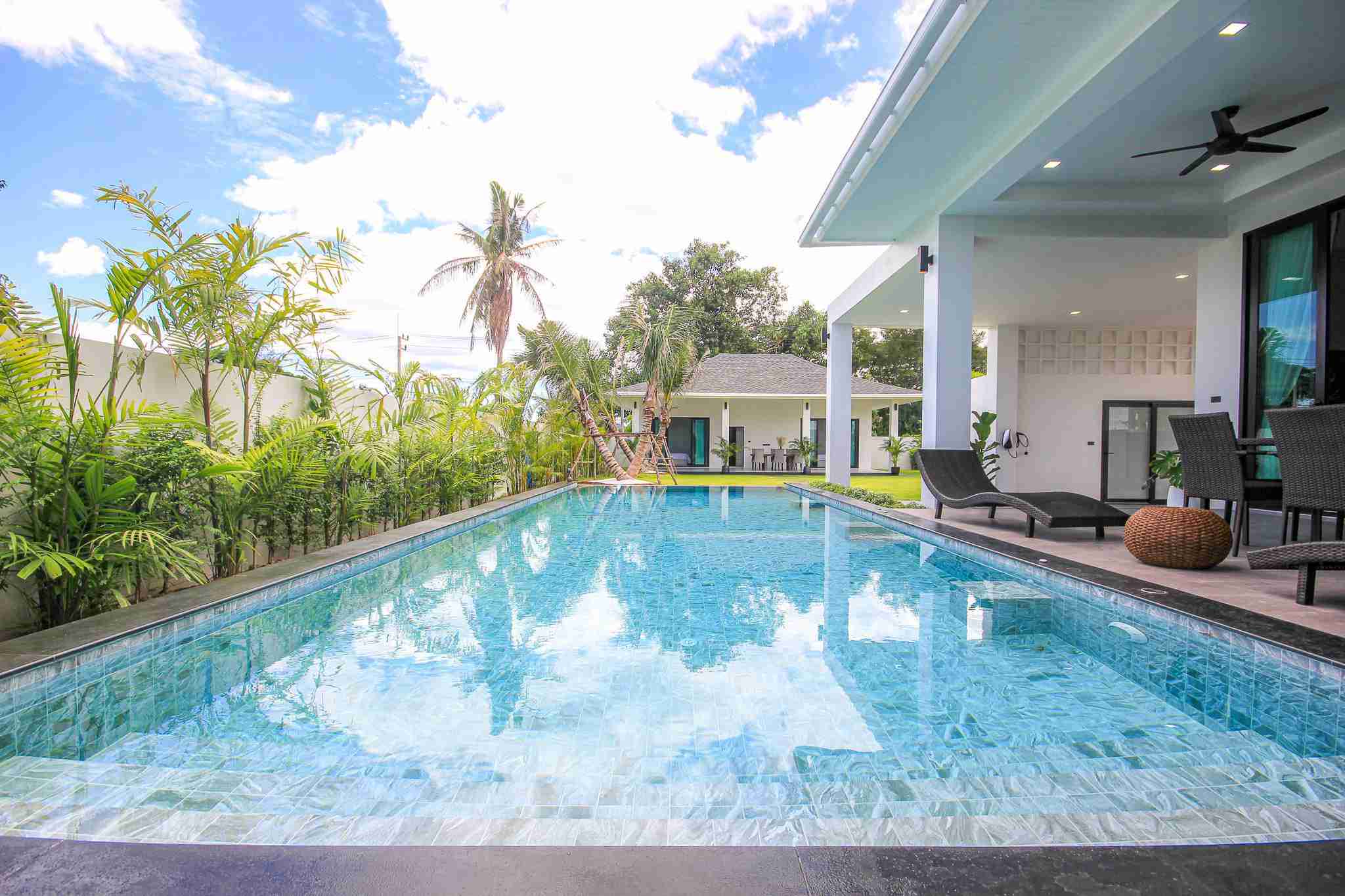 near Black Mountain golf course – New 5 Bed Pool Villa