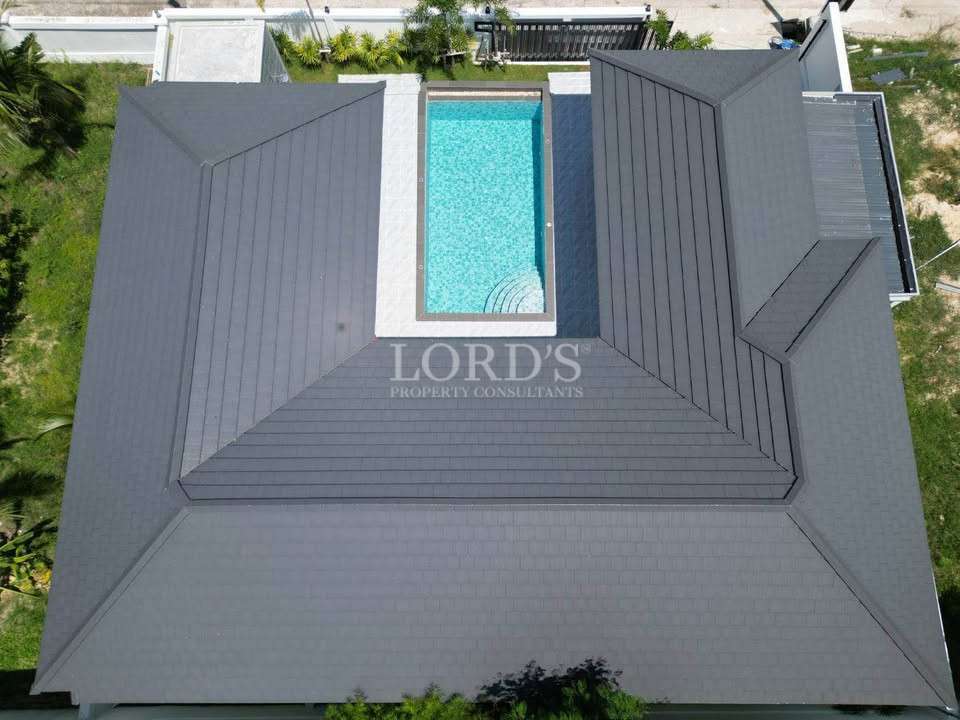 Roof view with pool and modern structure