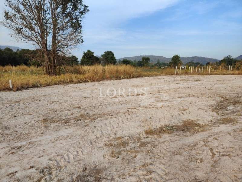 NEAR BLACK MOUNTAIN GOLF – 1044 m2 CORNER HOME BUILDING PLOT - Hin Lek Fai, Thailand