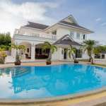 6 Bedrooms Luxury Private Villa with Swimming pool area