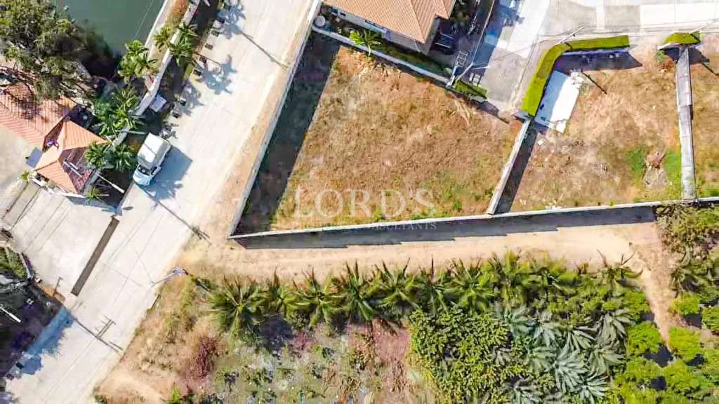 445 m² Prime Building Land for Sale in Hua Hin Soi 114, Nong Kae - Khao Takiab, Thailand