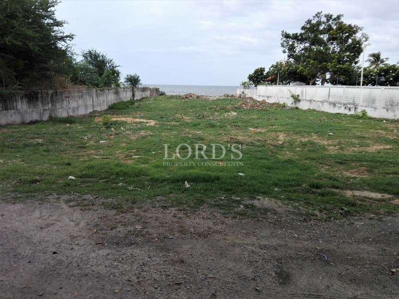 ABSOLUTE BEACH FRONT LAND !!! - Hua Hin, Thailand