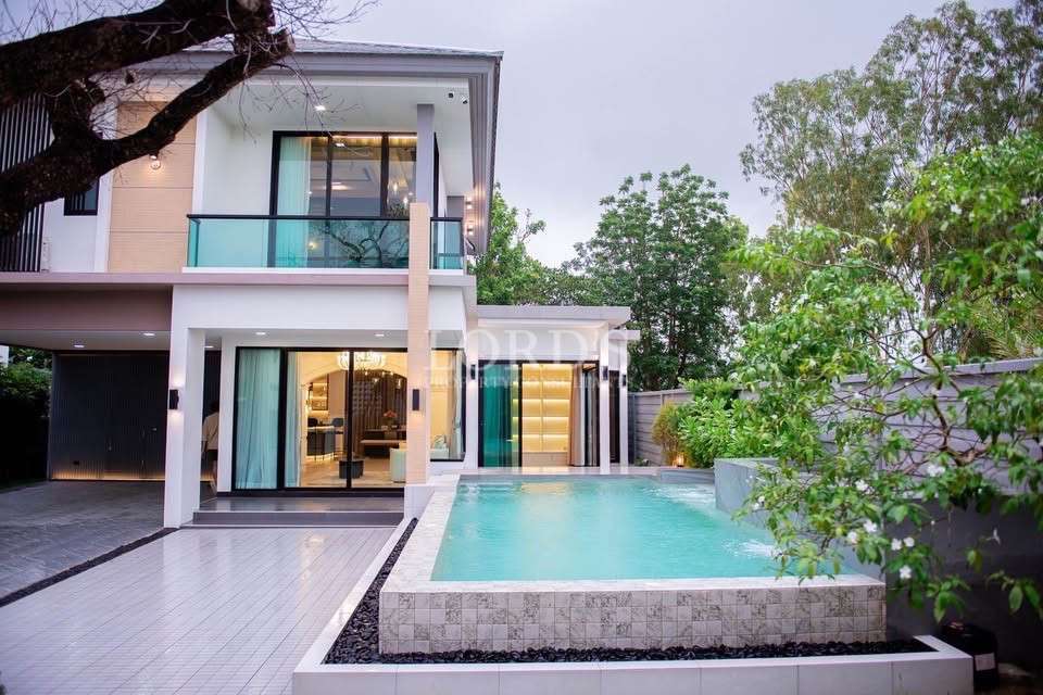 Reduced Price – Central premium two-story villa in Soi 102 for sale - Soi 102, Thailand
