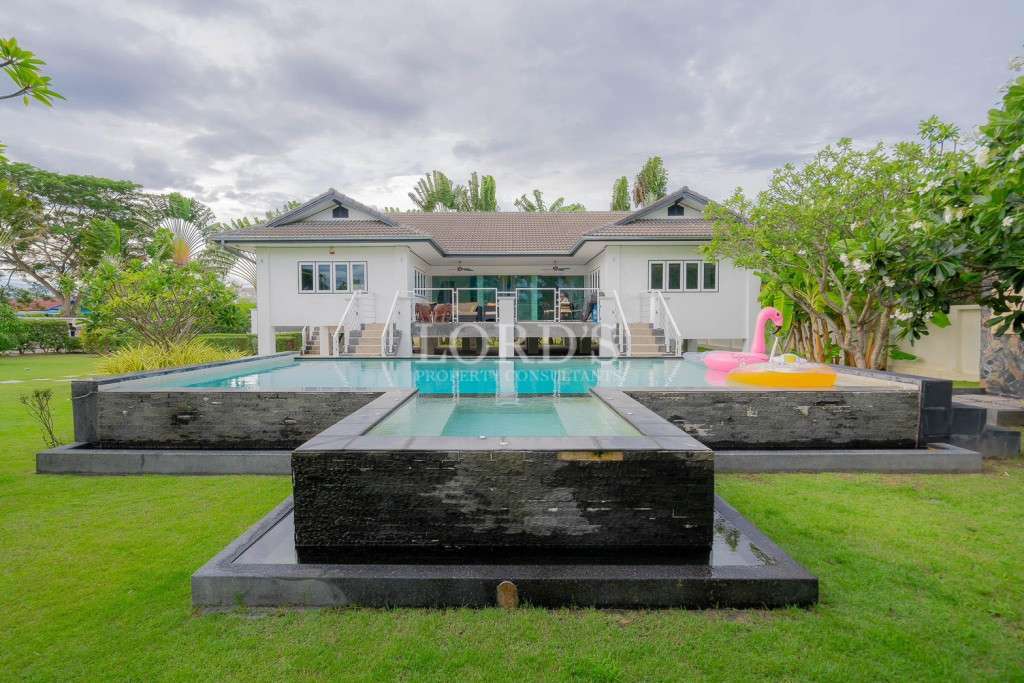 Near Black Mountain Golf Club – Luxurious Villa on 3600 m2 land for sale - Hin Lek Fai, Thailand
