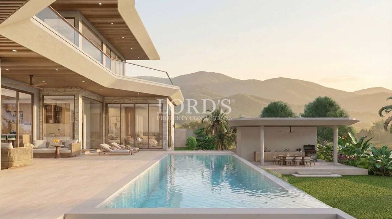Luxury villa with infinity pool and mountain view