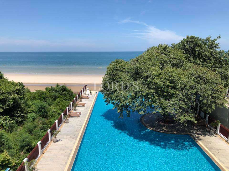 ABSOLUTE BEACHFRONT TOP FLOOR 3 BEDROOM CONDO WITH STUNNING SEA VIEW