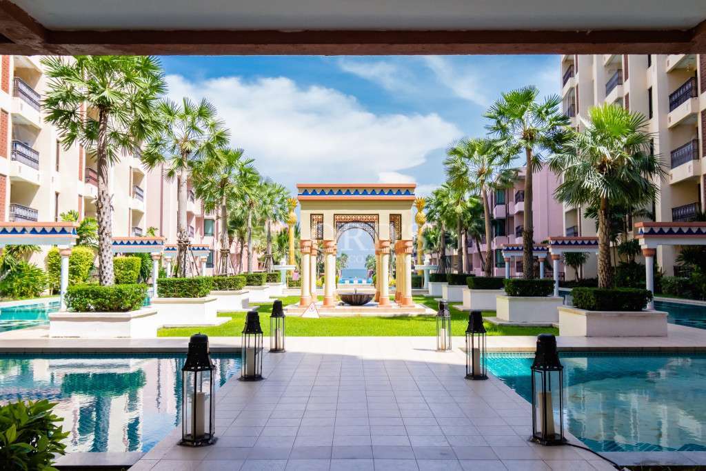 Luxury sea view condo in the centre of Hua Hin for sale