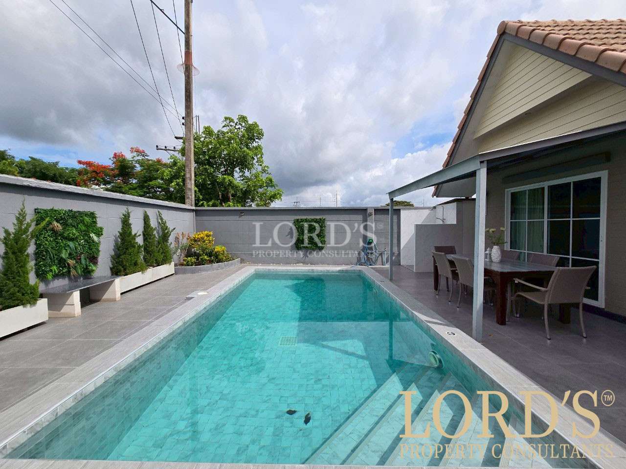 Verkauft !!! Schöne 2-Schlafzimmer-Pool-Villa zu verkaufen in Hua Hin Soi 112
