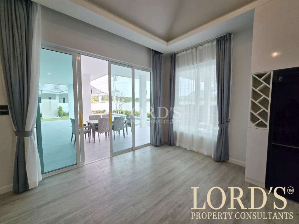 Luxury Pool Villa for Sale in Hua Hin Soi 88 – Easy installment plan available! - Hua Hin - photo 15