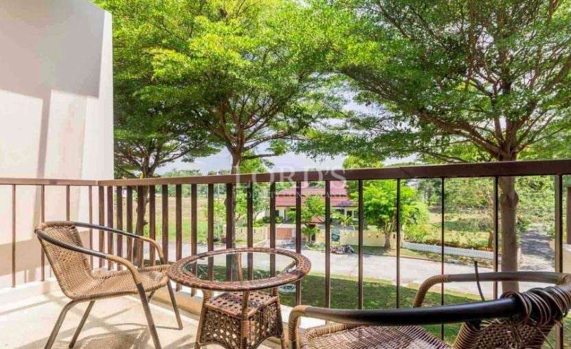 Great value 2 bedrooms condo directly on the golf course for sale - Cha-Am, Thailand