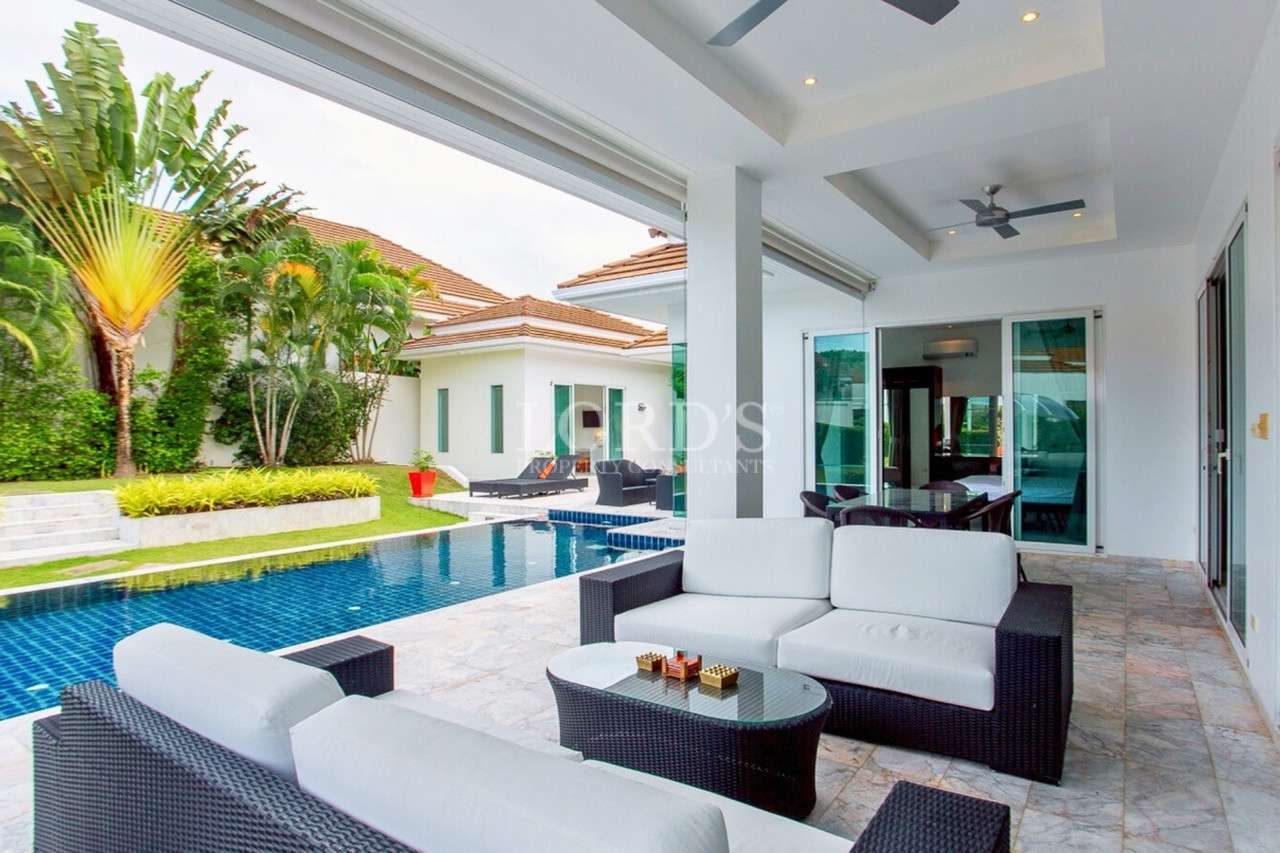 Modern villa with pool and lounge
