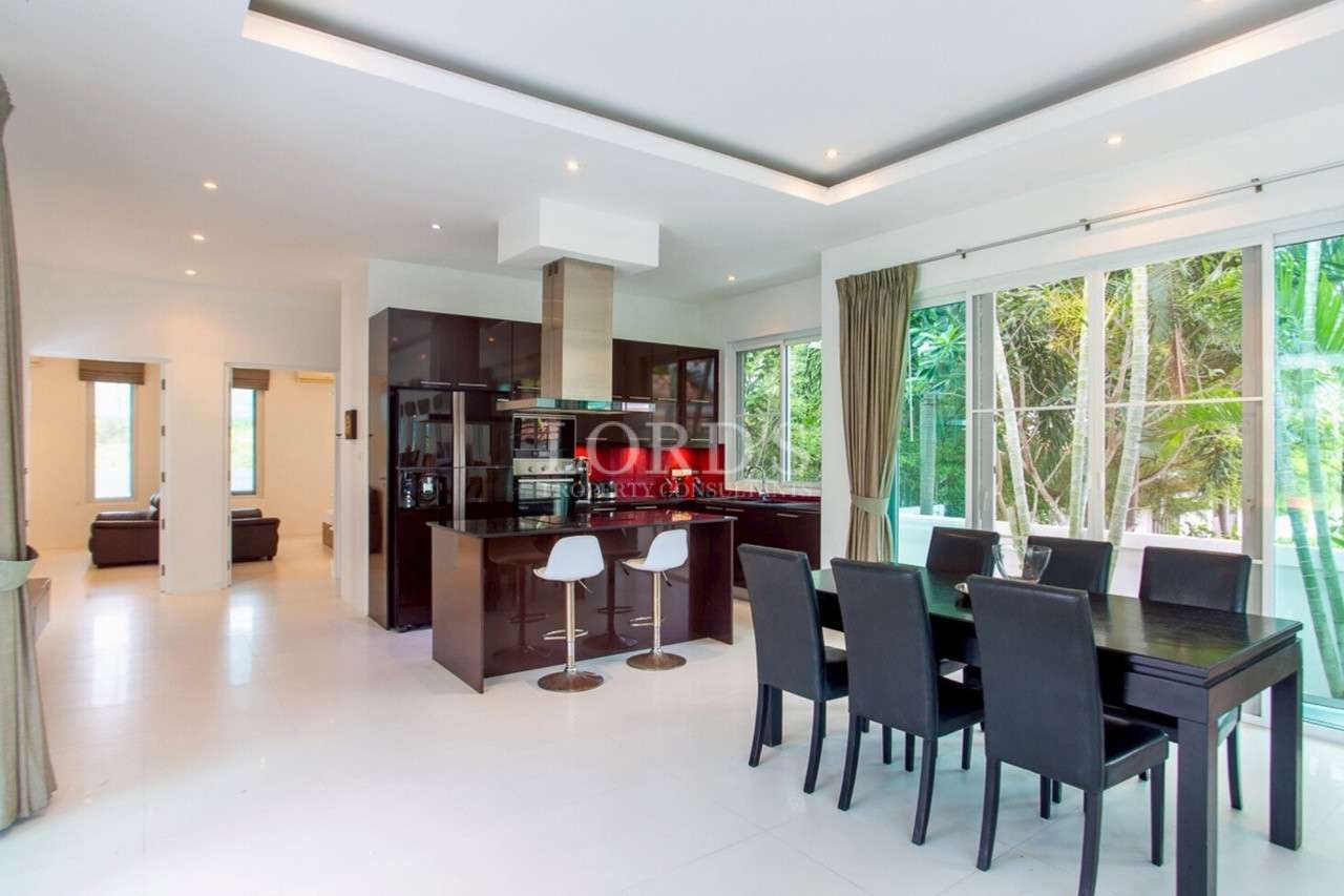 Modern kitchen with dining area