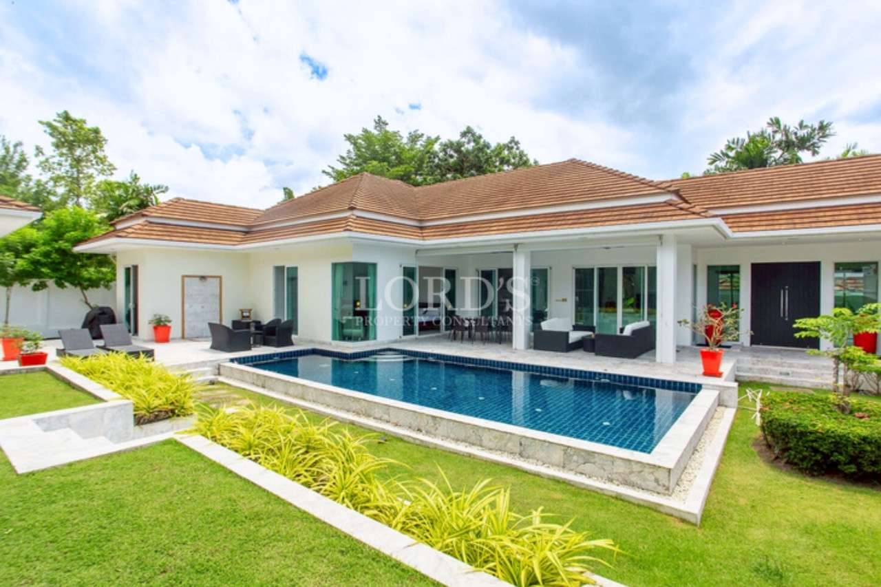 Modern villa with pool and garden