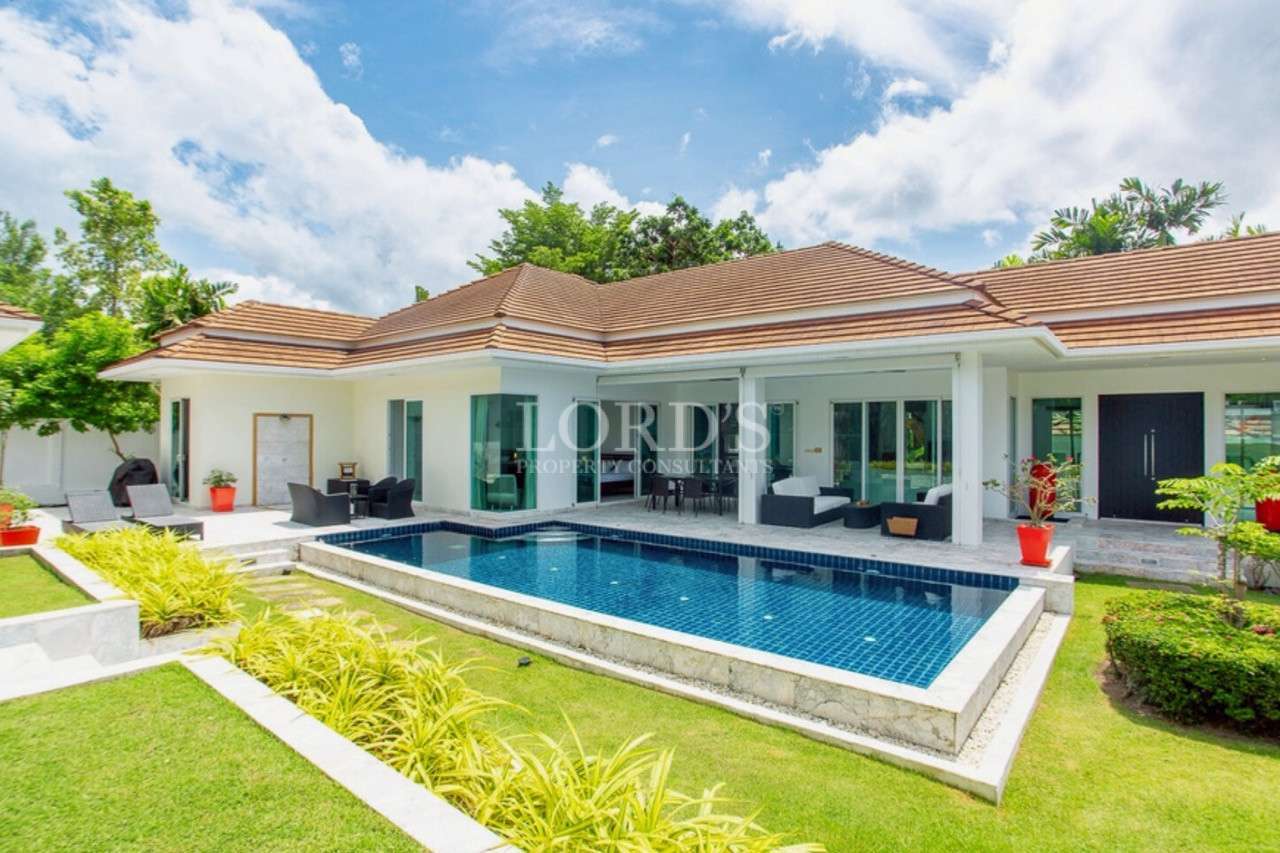 Modern villa with swimming pool