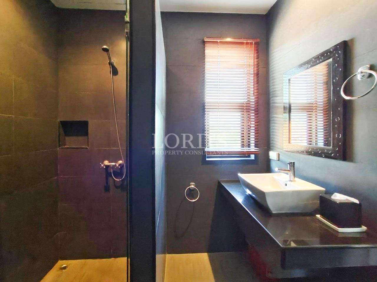 Bathroom with sink and window light