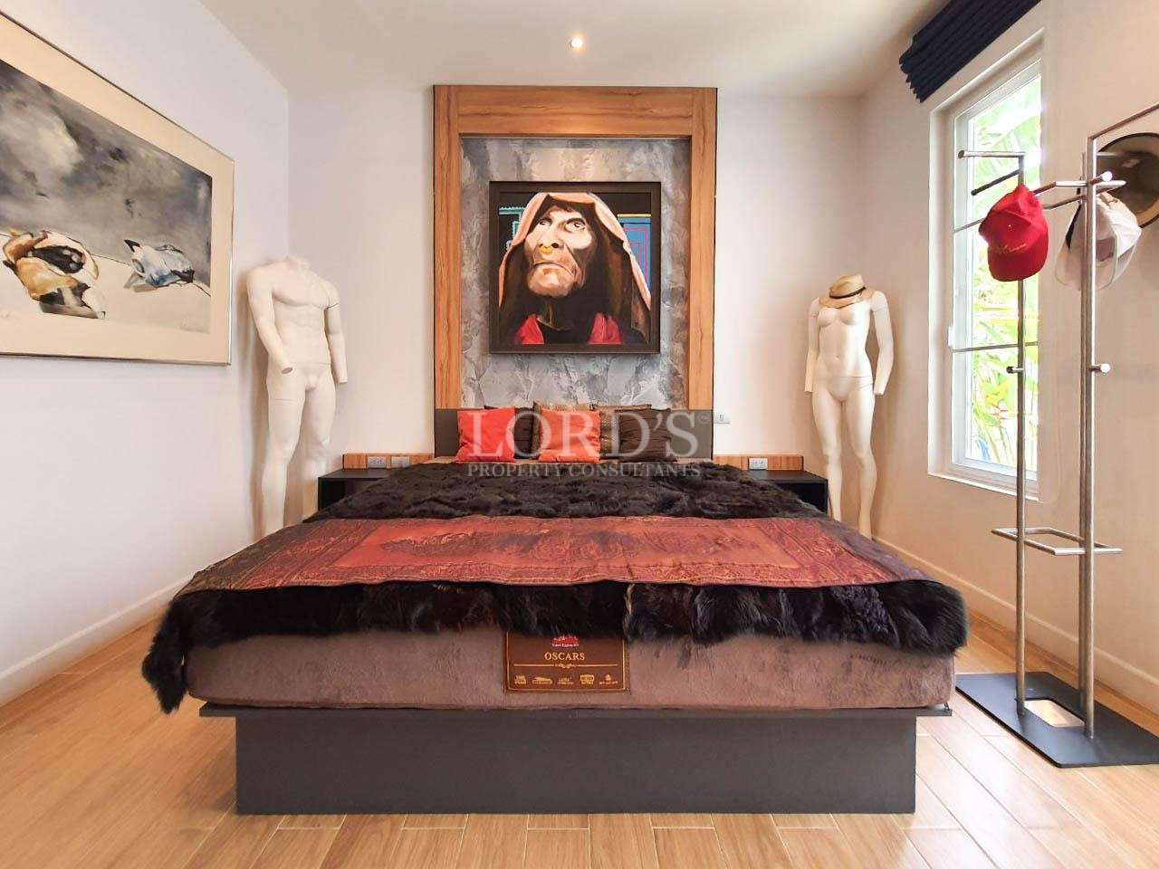 Bedroom with bed and modern interior