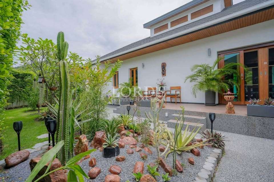 Garden area with plants and walkway