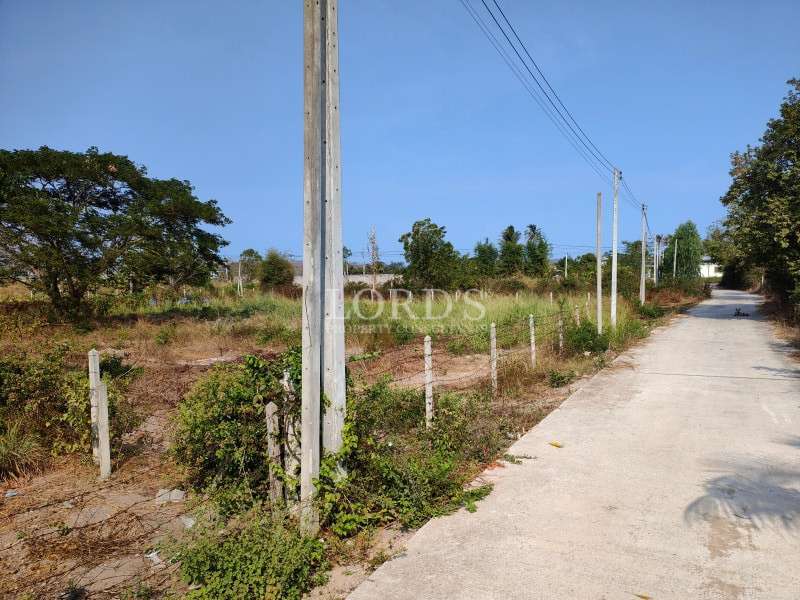 SOLD!!! 1 Rai Corner Plot near Black Mountain Golf Course - Hin Lek Fai, Thailand