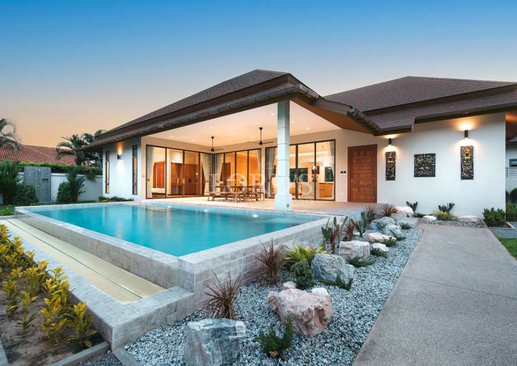 Luxury 3 Bedroom Poolvilla on a 863 m2 Plot close to Black Mountain Golf for sale - Hin Lek Fai, Thailand