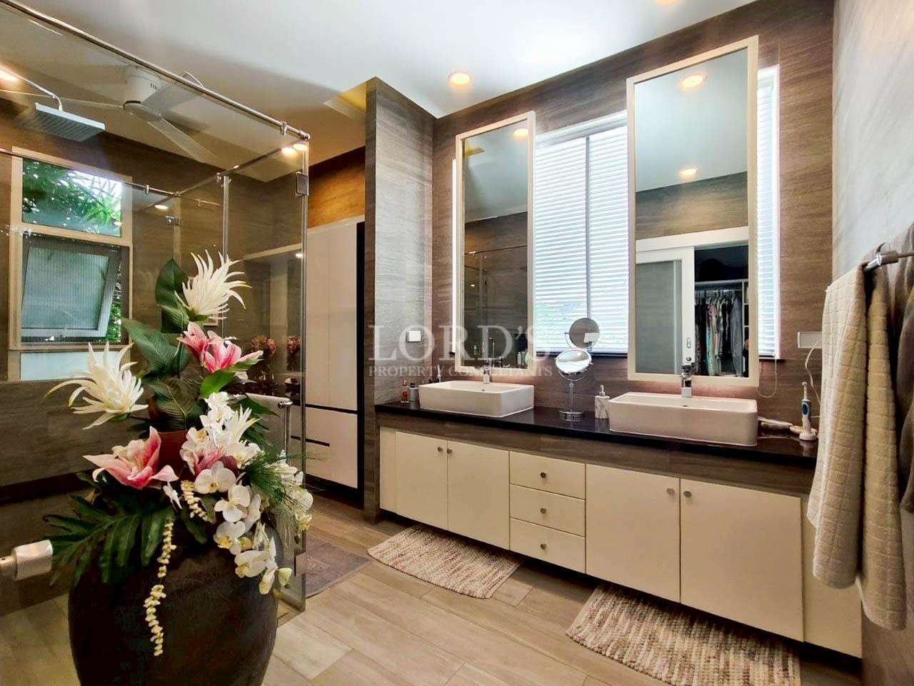 Modern bathroom with elegant decor.