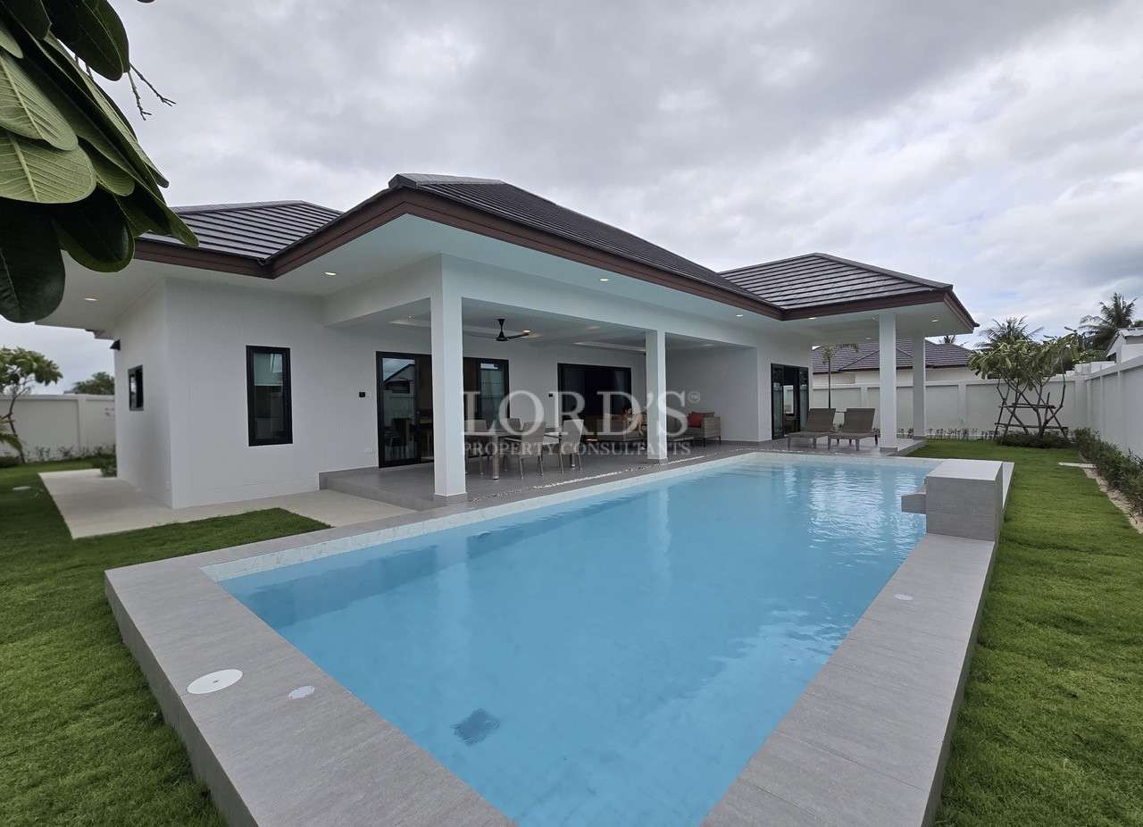 Modern villa with swimming pool.