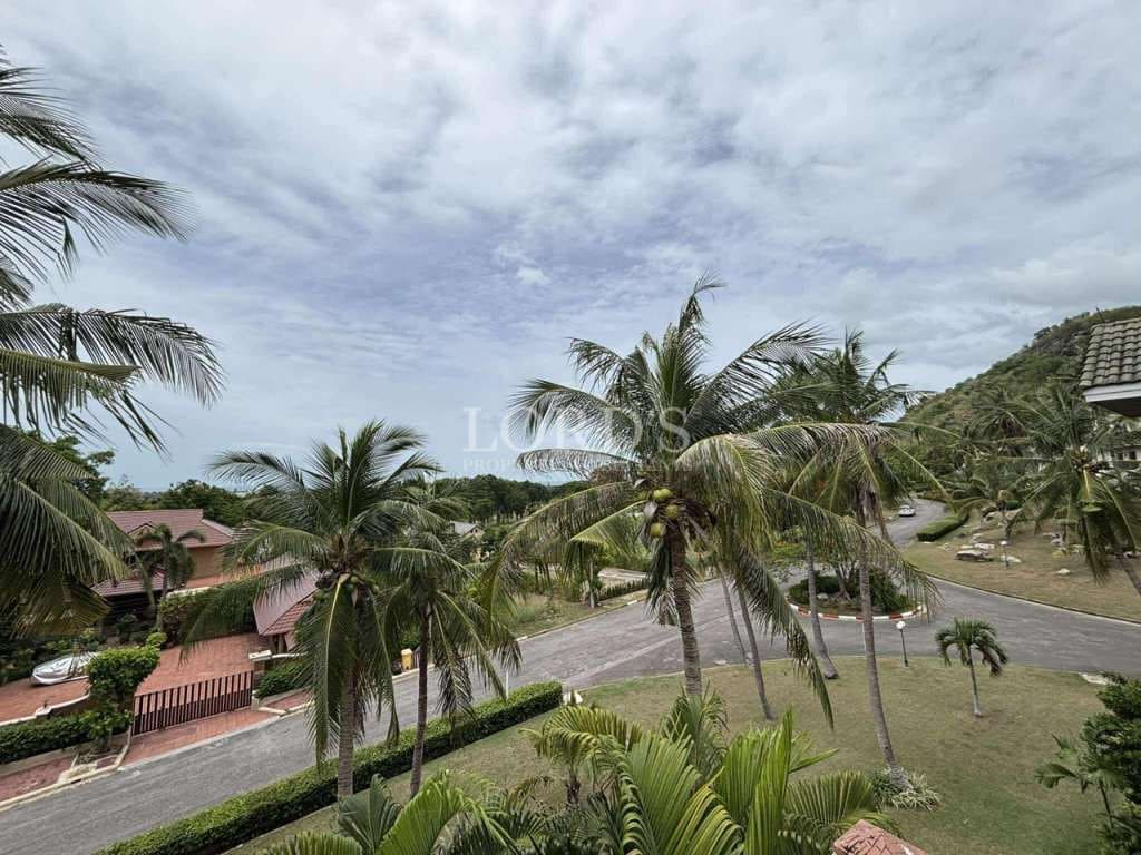 Low-rise 130sqm Condo for sale in Palm Hills Golf Club - Cha-Am, Thailand