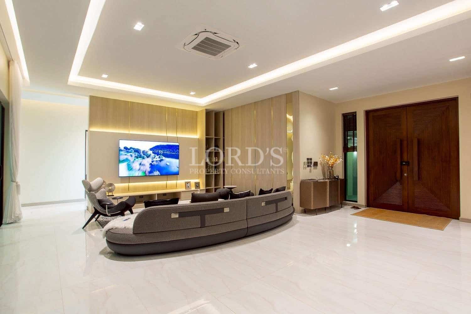 Modernes Wohnzimmer mit elegantem Dekor