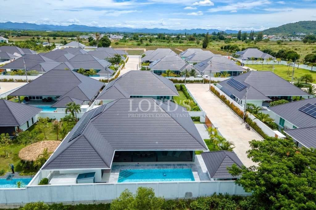 Reduced price!!! Stunning 3 Bedroom Pool Villa at The Clouds 2 for sale - Hin Lek Fai, Thailand
