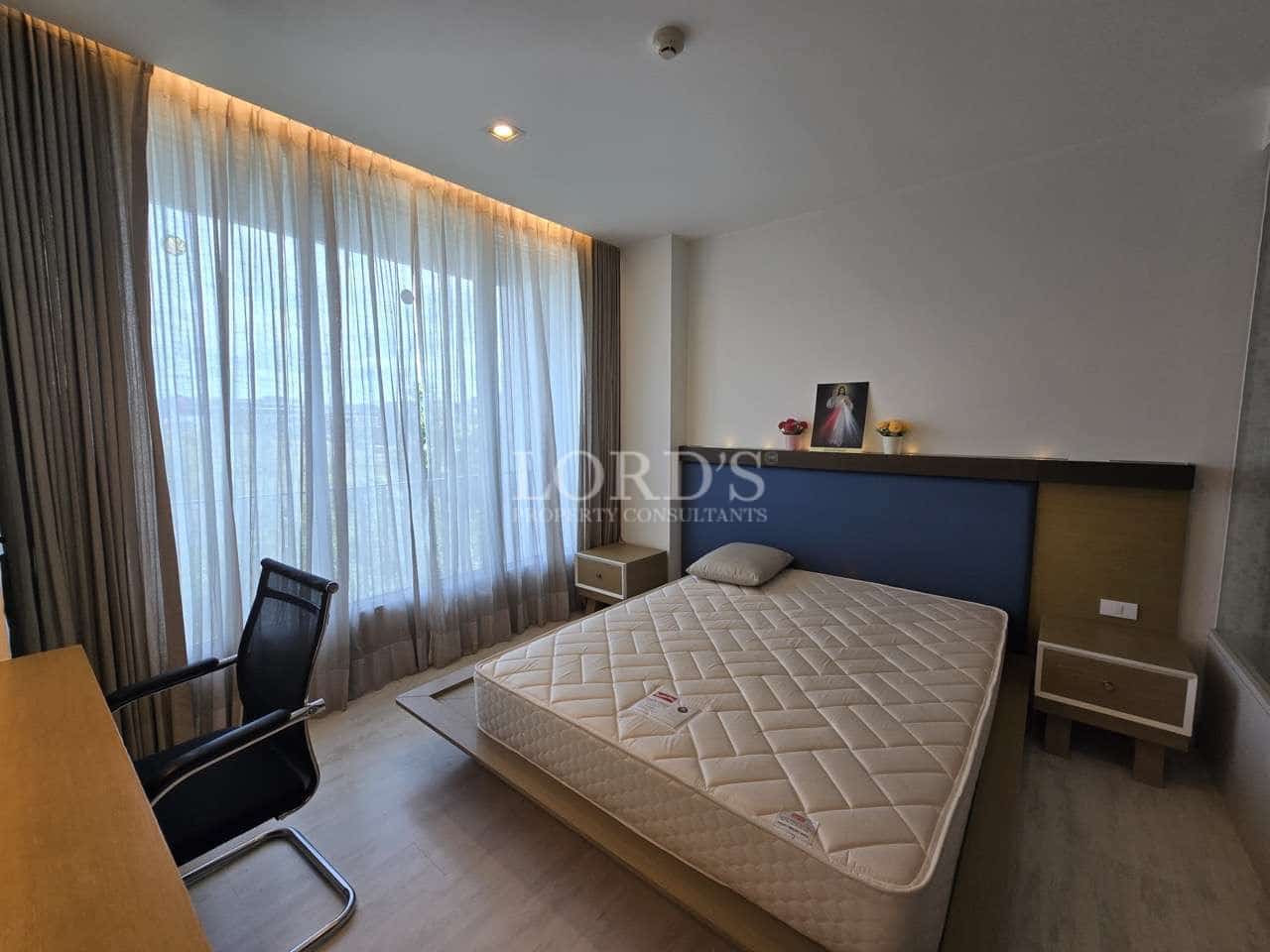 Modernes Schlafzimmer mit minimalistischem Design