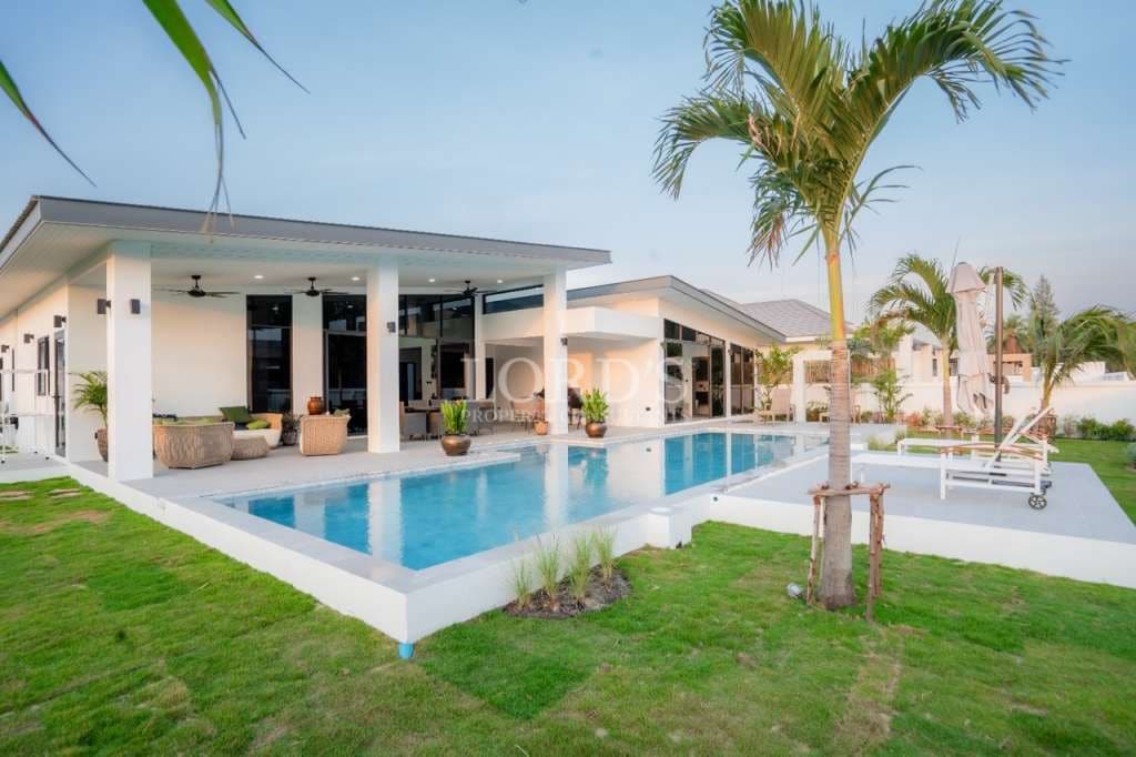 Modern 4 Bedroom Pool Villa for Sale in Moda Melody, Hua Hin - Hua Hin, Thailand