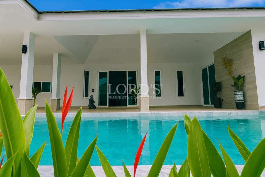 Ready-to-move-in: Beautiful 3 Bedroom Poolvilla in Soi 88 close to town for sale - Hua Hin - photo 2