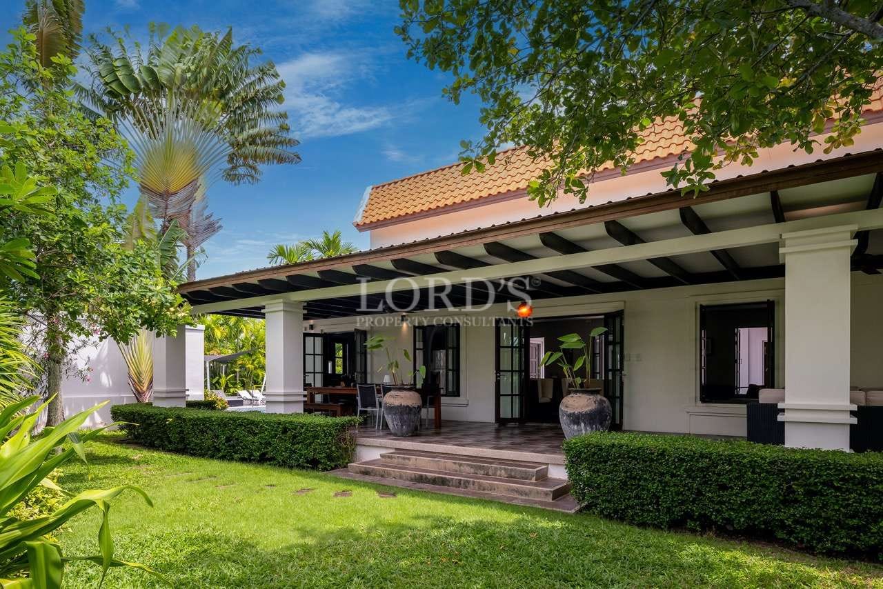 Charming house with lush greenery