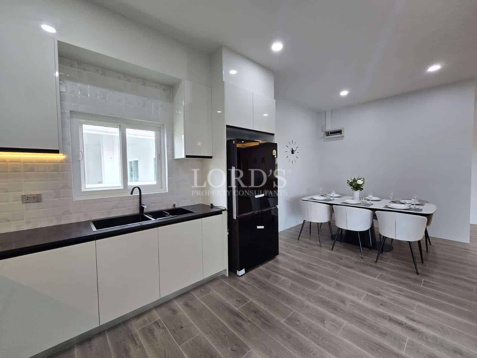 Modern kitchen with dining area
