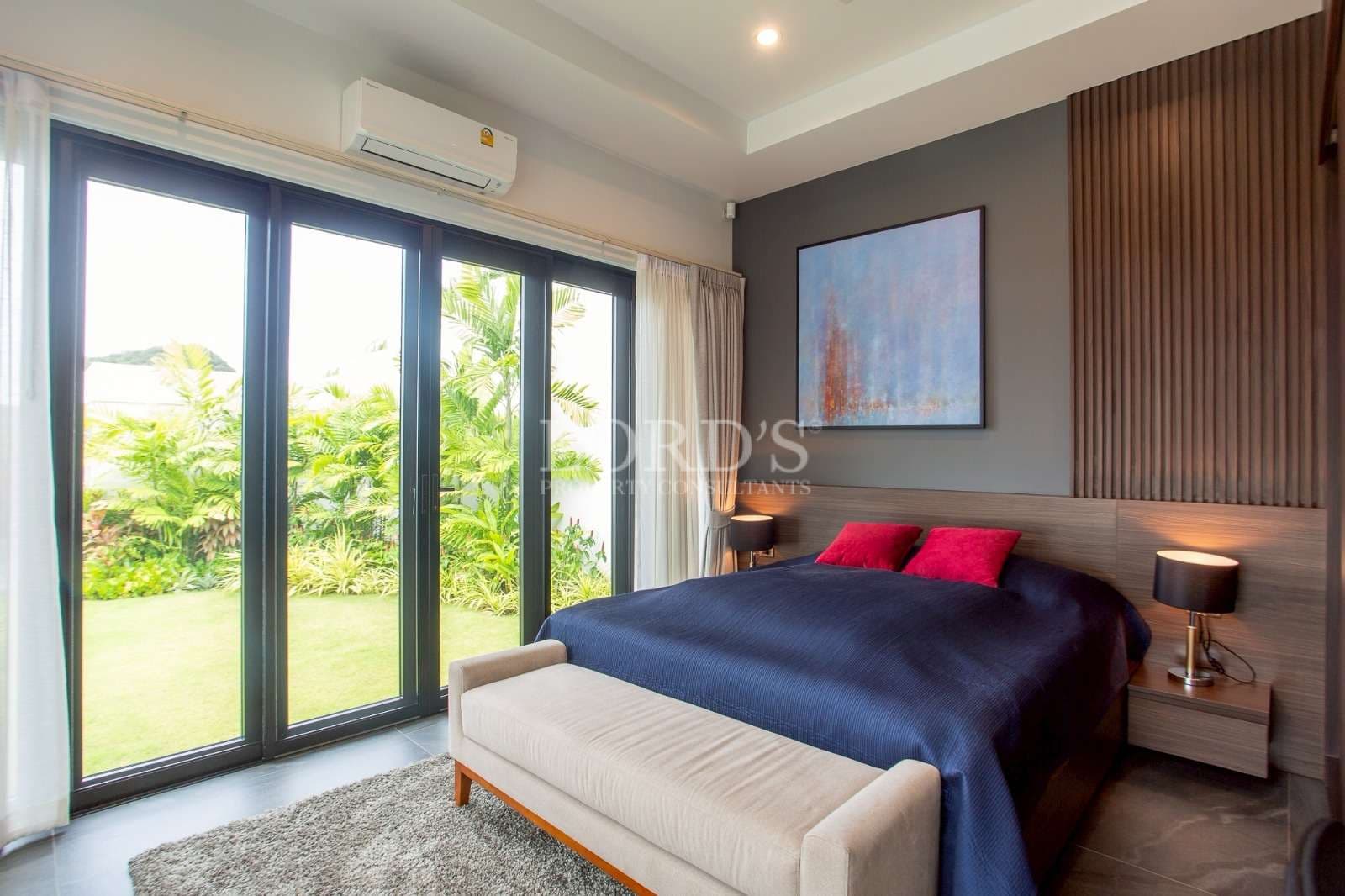 Modern bedroom with garden view