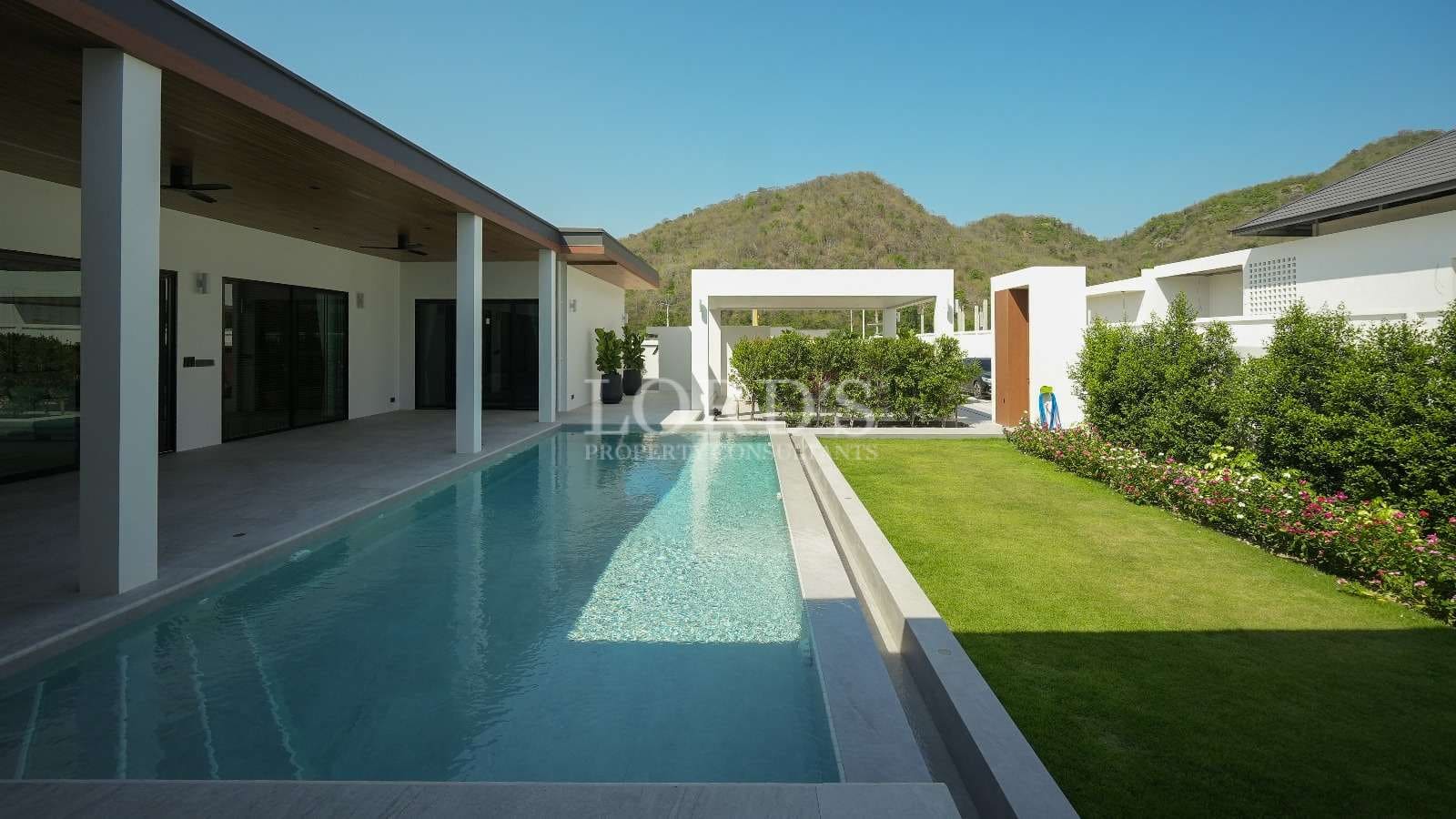 Modern villa with swimming pool