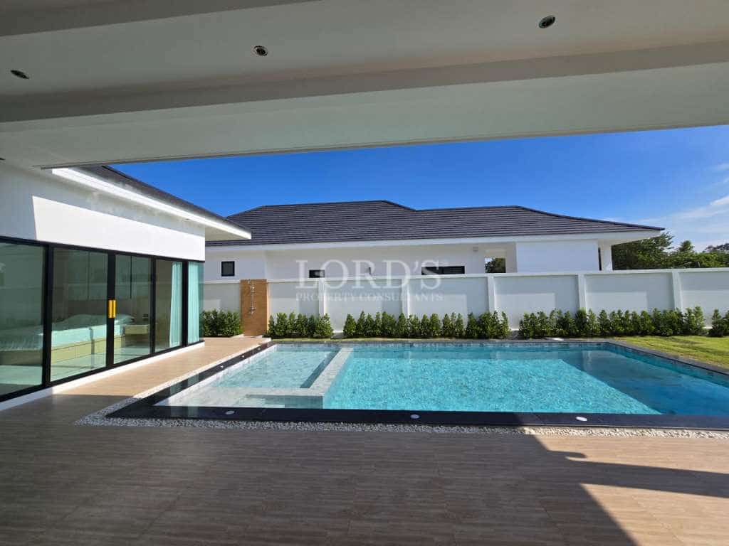 Ready-to-Move-In Luxury 3 Bedroom Villa for Sale in Soi 88, Hua Hin - Hua Hin - photo 12