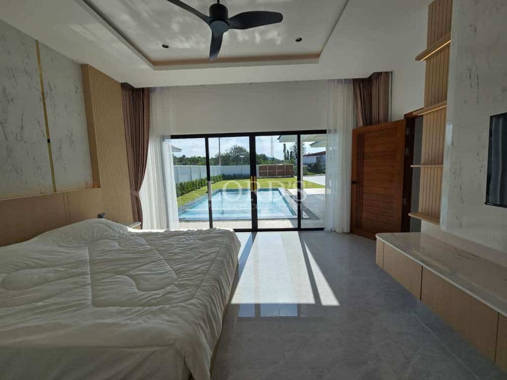 Ready-to-Move-In Luxury 3 Bedroom Villa for Sale in Soi 88, Hua Hin - Hua Hin - photo 4