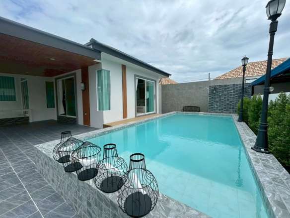 Modernes Haus mit Schwimmbad