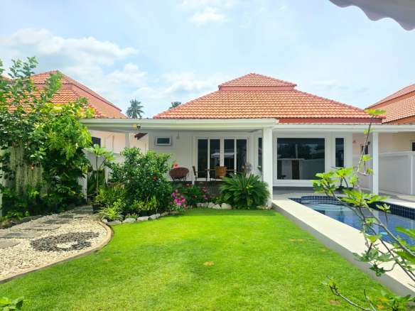 Tropical villa with garden and pool