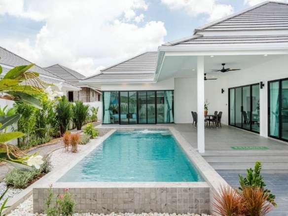 Modern villa with swimming pool