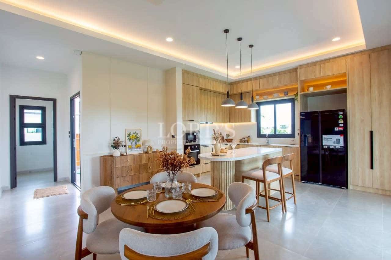 Modern kitchen with dining area