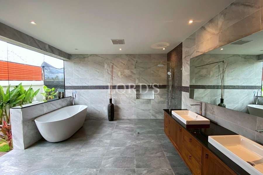 Modern bathroom with elegant design