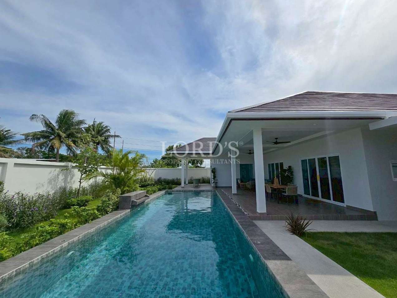 Modern villa with swimming pool