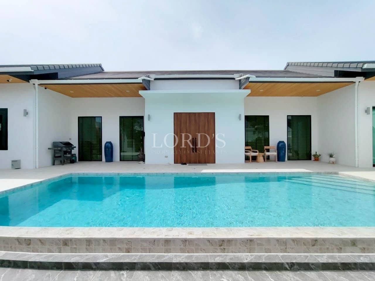 pool and sitting area