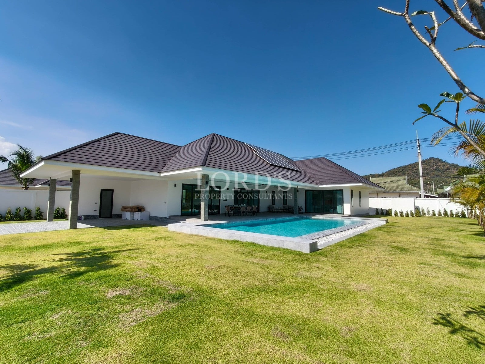 High-Quality Modern Pool Villa with Large Private Garden in Hua Hin - Hin Lek Fai, Thailand