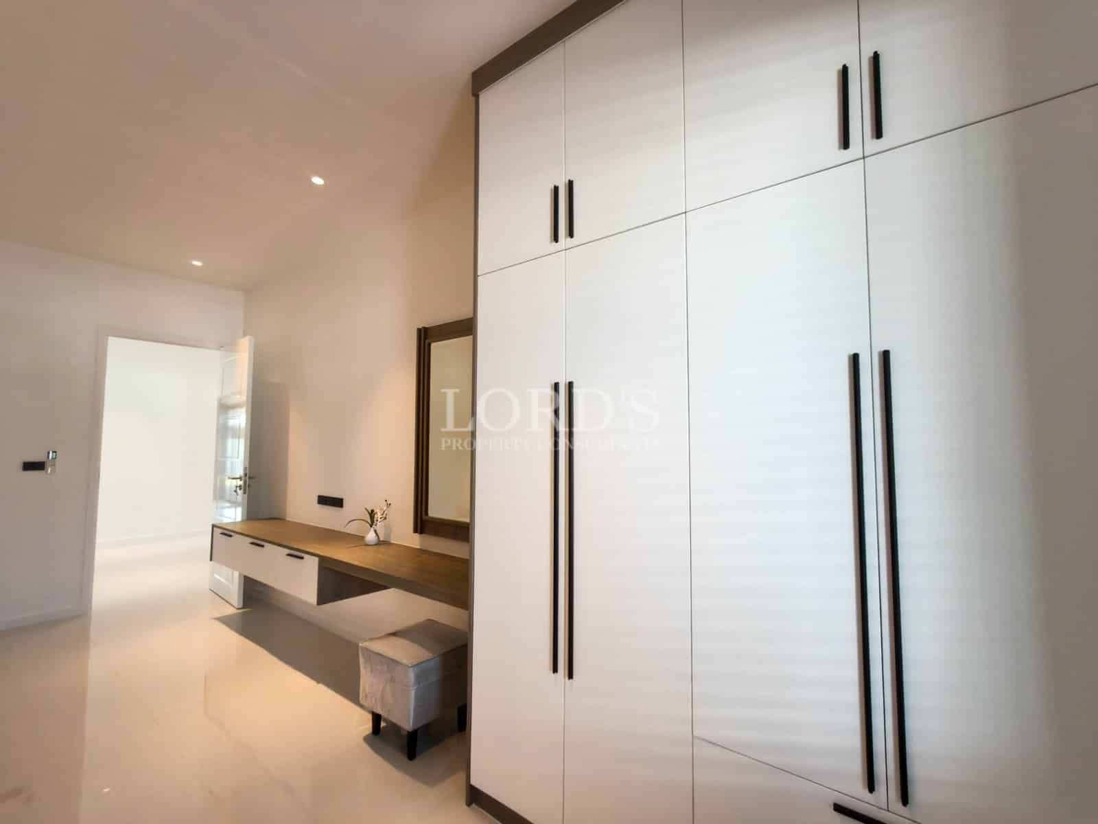 Luxury almirah