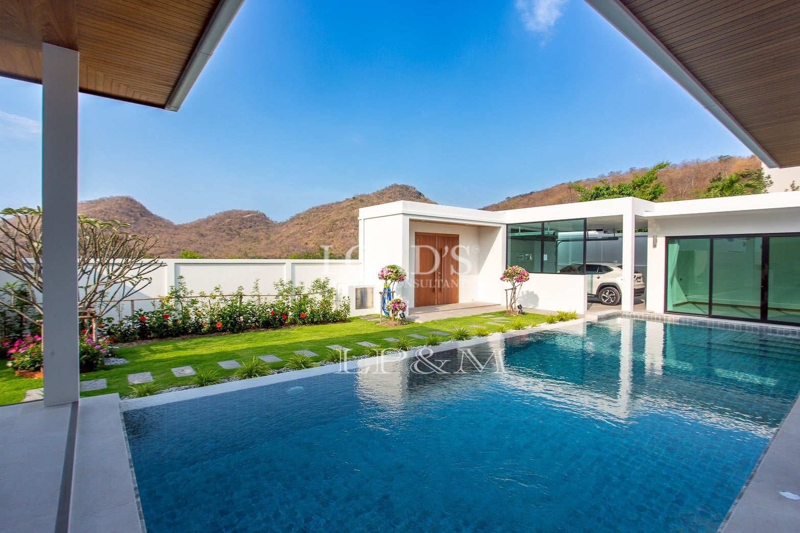 Infinity-style swimming pool view