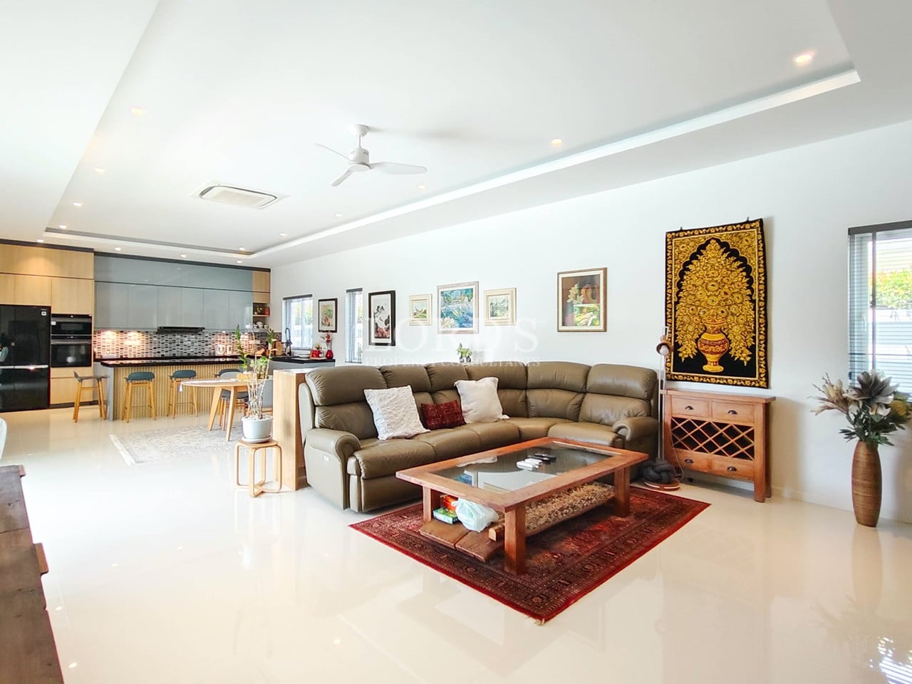 Dining room with modern chairs and table