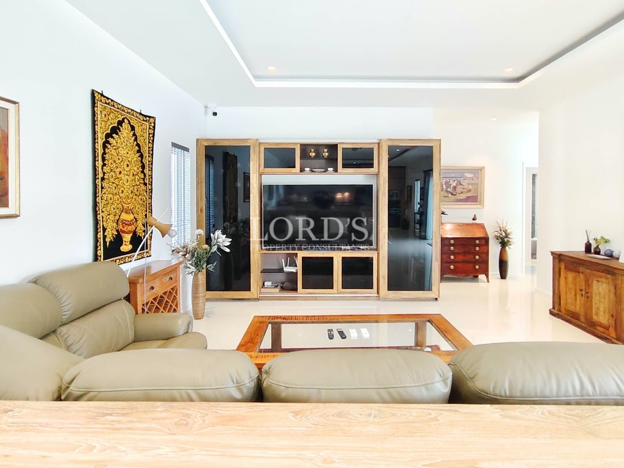 Kitchen island with pendant lighting